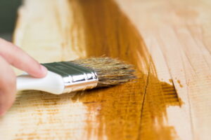 Traiter le bois avec de l’huile de vidange
