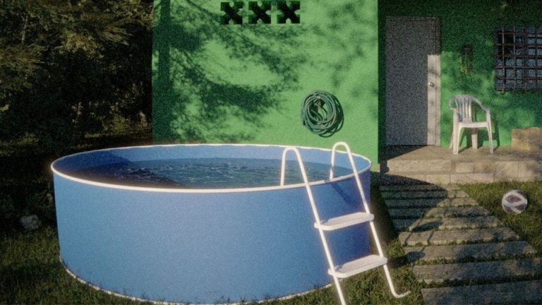 Escalier en bois pour une piscine hors sol